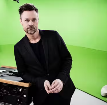 Håkan Iwar, Journaliste suédois