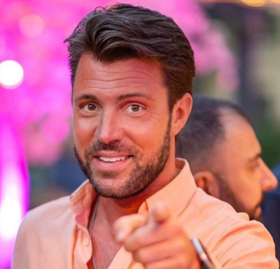 Daniel Fjäll, Love is blind